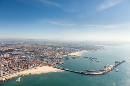 LEIX&Otilde;ES GROWS 15% IN MARCH