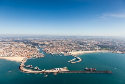 YILPORT HELPS RECORD OF LEIX&Otilde;ES