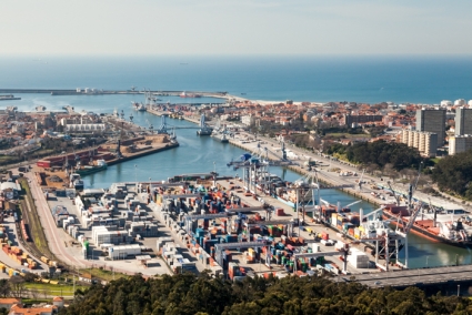 YILPORT LEIX&Otilde;ES YIELDED MORE 12,000 TEU