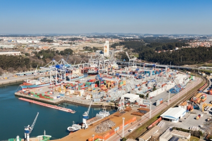 WEEK 43 YIELDED OVER 12,000 TEU