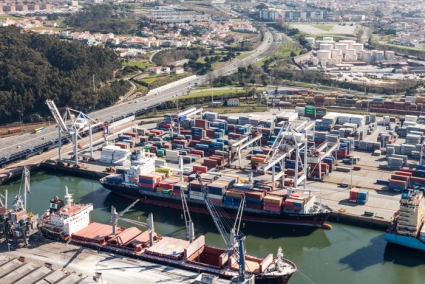 TCL THREATENS AGAIN THE DAILY 3000 TEU