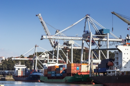 YILPORT LEIX&Otilde;ES CLOSE TO 3,000 TEU